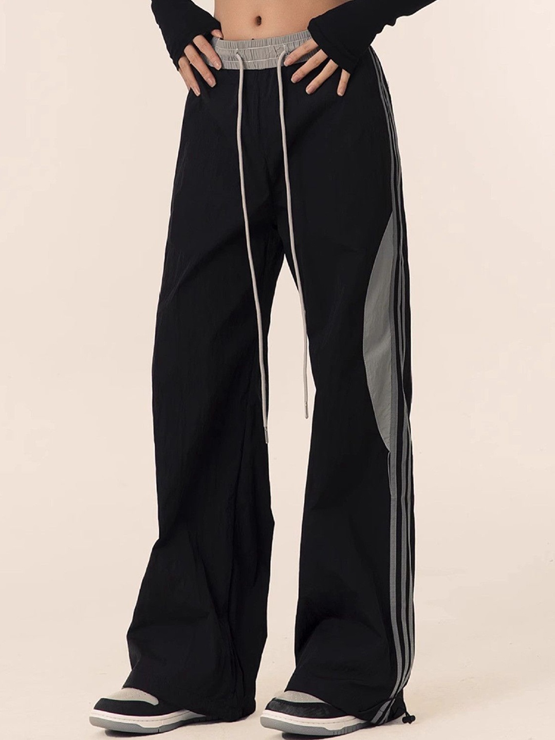 

DressBerry Women Striped Trousers, Black
