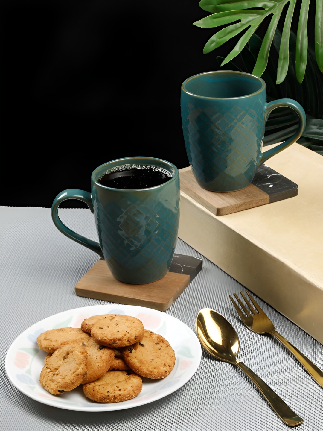 

Arrabi Green & Gold-Toned 2 Pieces Textured Ceramic Glossy Mugs 370 ml Each