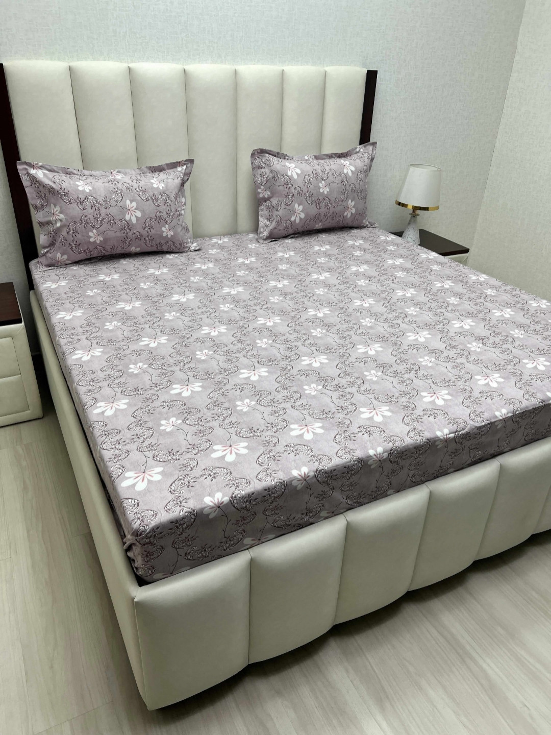 

Pure Decor Passion Purple Printed Pure Cotton 230 TC Queen Bedsheet Set 2.28 m x 2.54 m