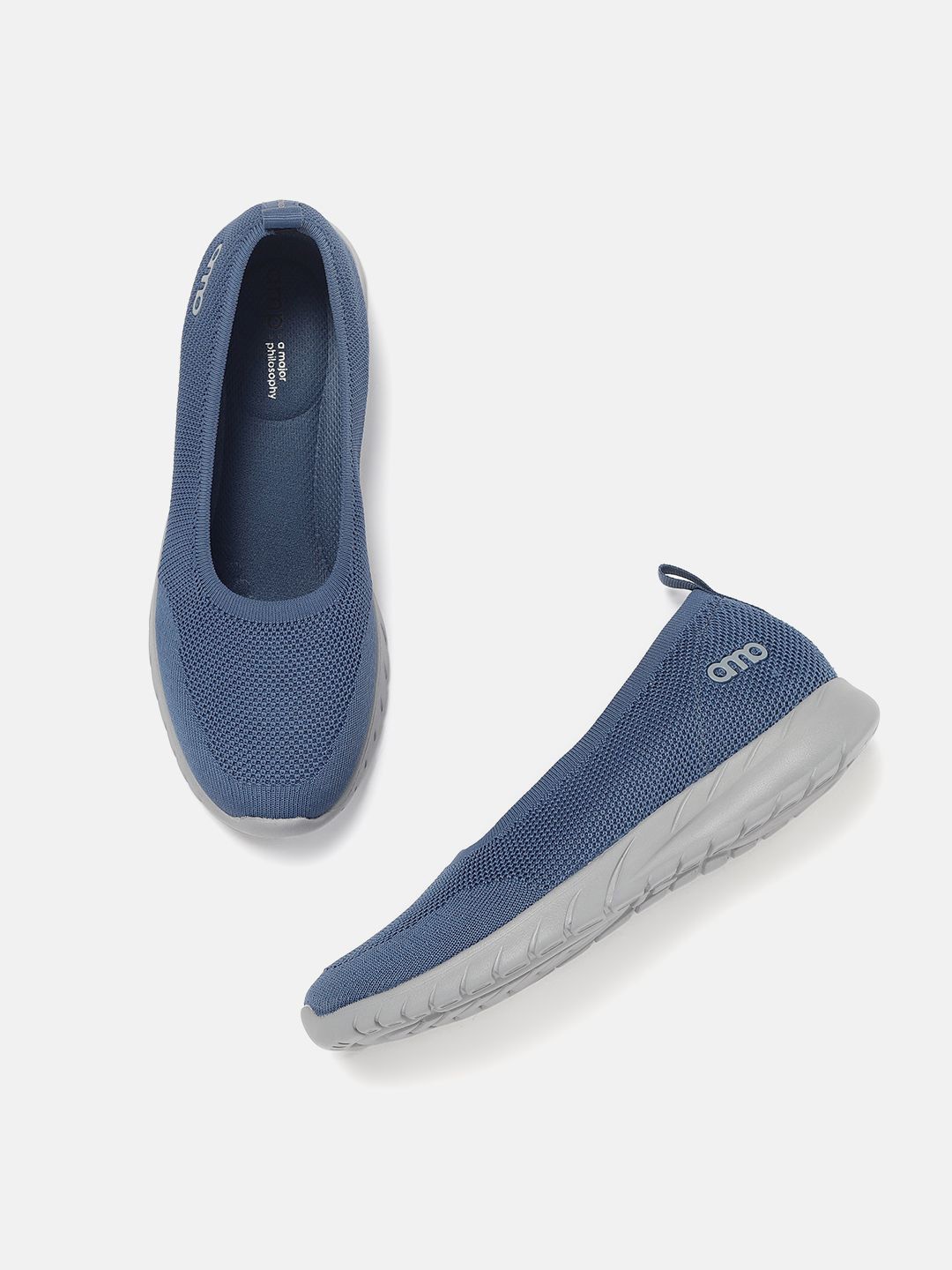 

AMP Women Training or Gym Non-Marking Shoes, Navy blue