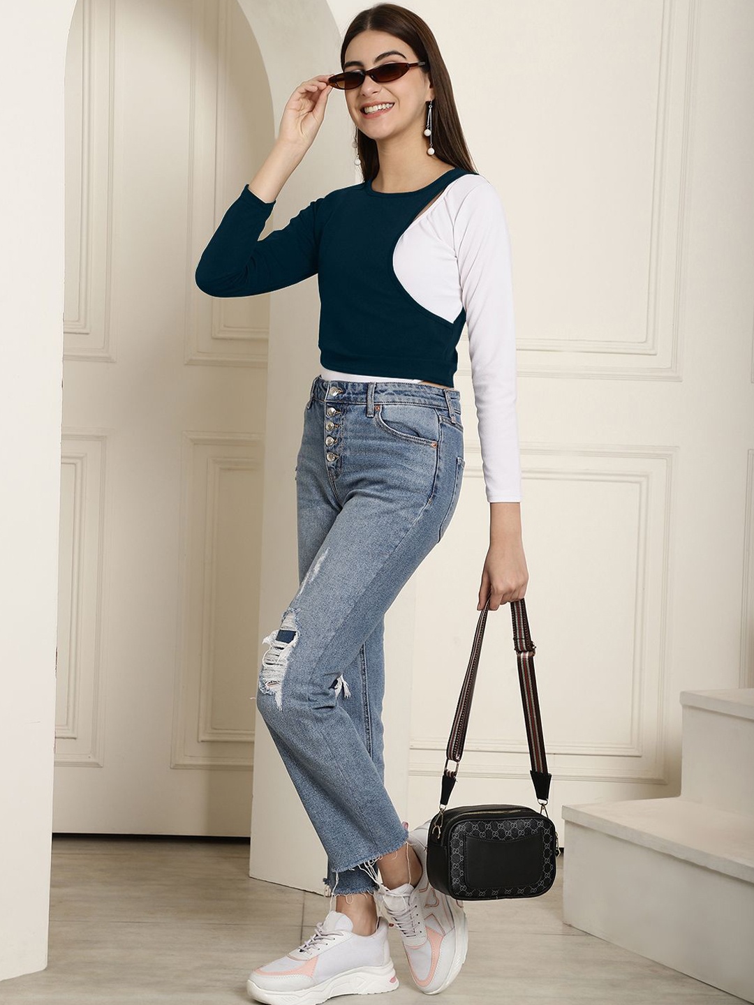 

Tromko Women Colourblocked Round Neck Top, Teal