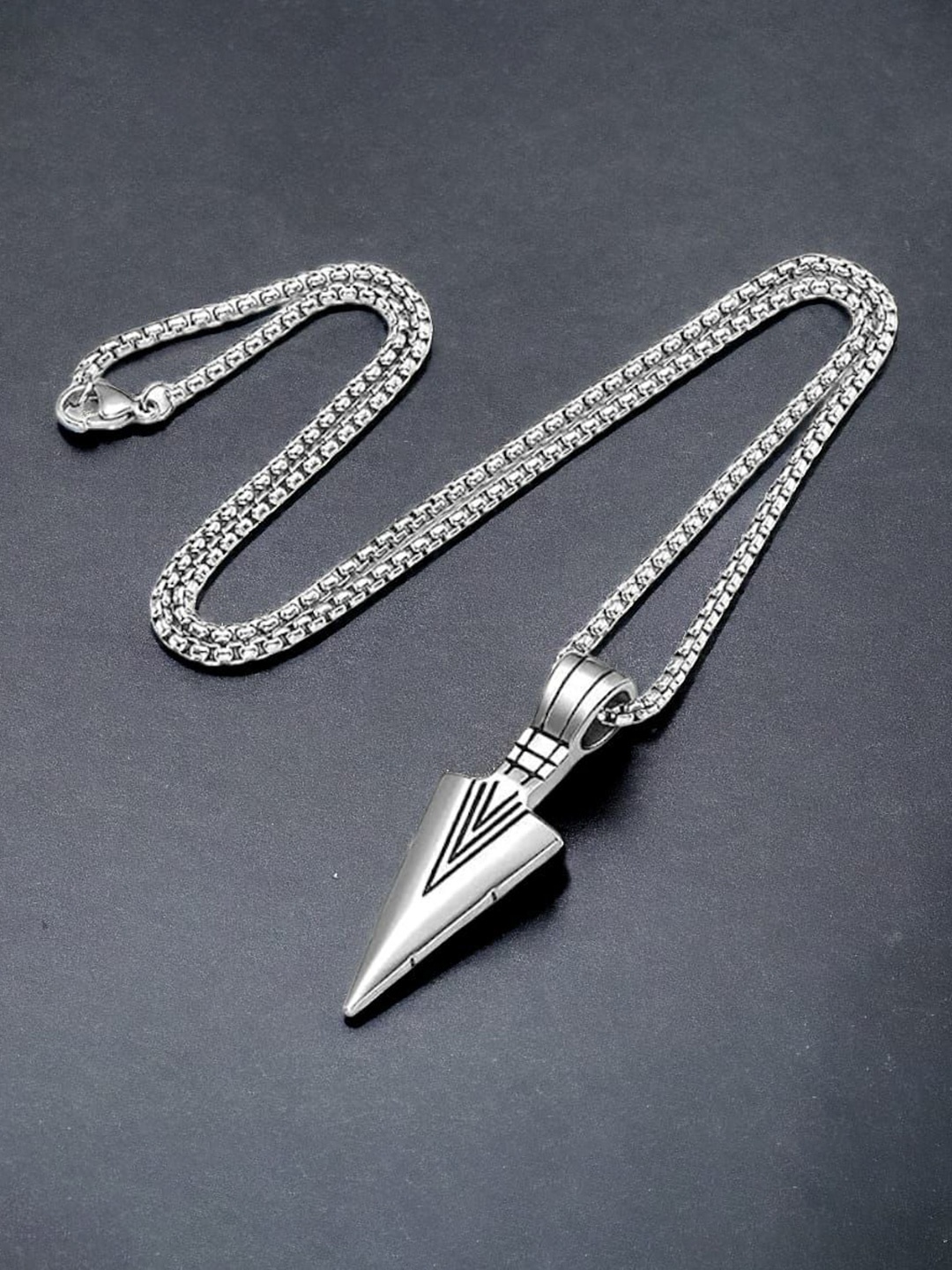 

Omaya Jewels Men Funky Arrow-Shaped Pendant With Chain, Silver