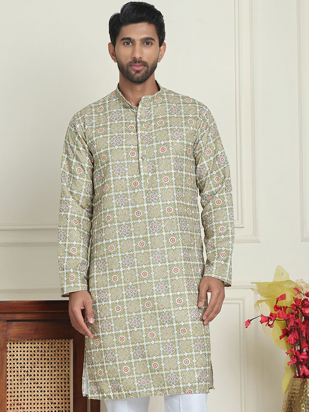 

Anouk Men Floral Embroidered Sequinned Floral Kurta, Olive