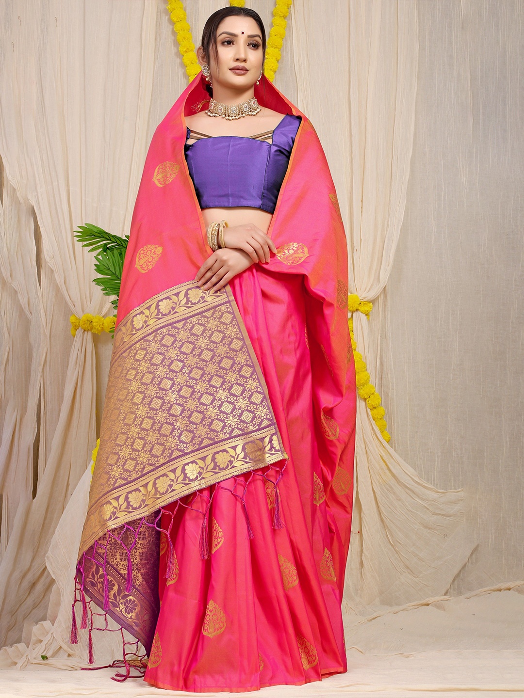 

Kandora Woven Design Zari Pure Silk Banarasi Saree, Fuchsia