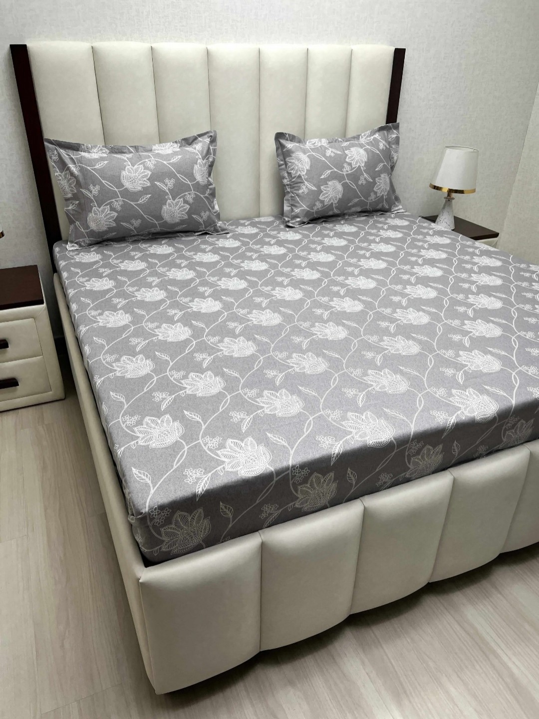 

Pure Decor Royal Passion Grey Printed Pure Cotton 250 TC Queen Bedsheet Set 2.54 x 2.28 m
