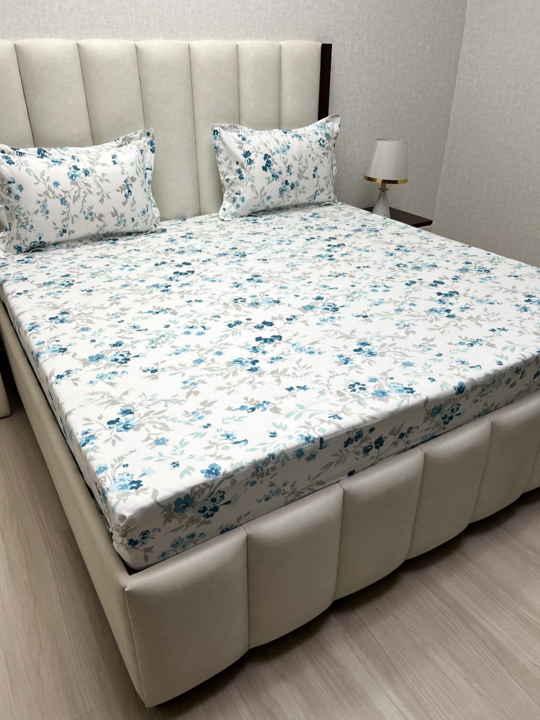 

Pure Decor Royal Passion White Printed Pure Cotton 380 TC Queen Bedsheet Set 2.54 x 2.28 m