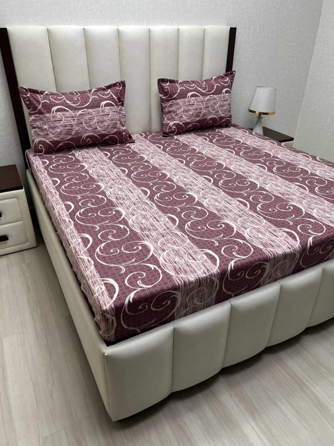 

Pure Decor Maroon & White Ethnic Motifs 330 TC King Bedsheet with 2 Pillow Covers