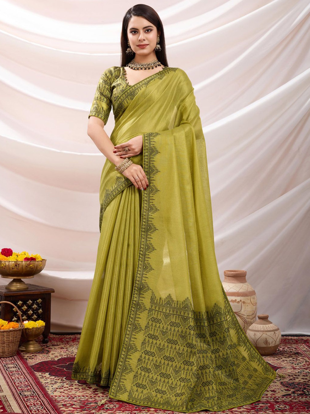 

Meena Bazaar Ethnic Motifs Art Silk Saree, Green