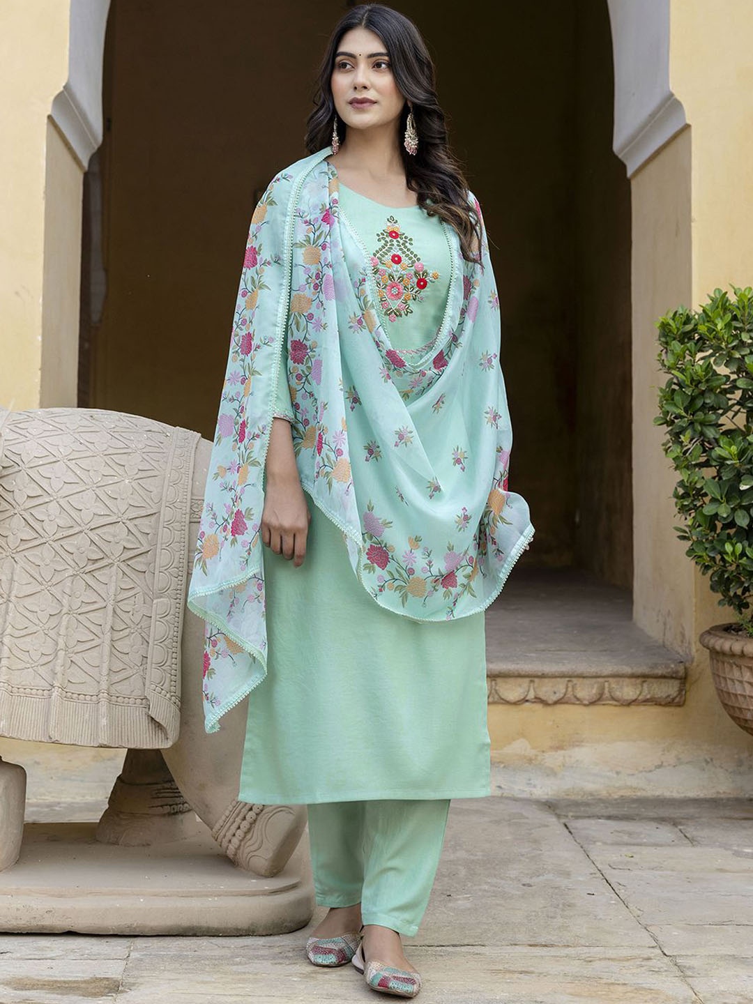 

Navlik Floral Thread Work Round Neck Straight Kurta with Trousers & Dupatta, Sea green