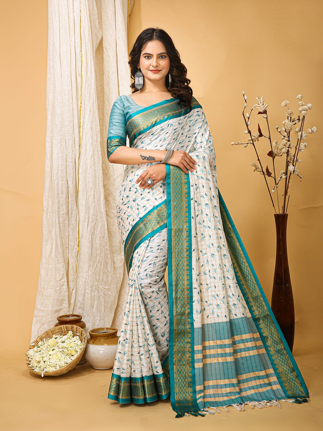 

KALINI Floral Zari Art Silk Banarasi Saree, White