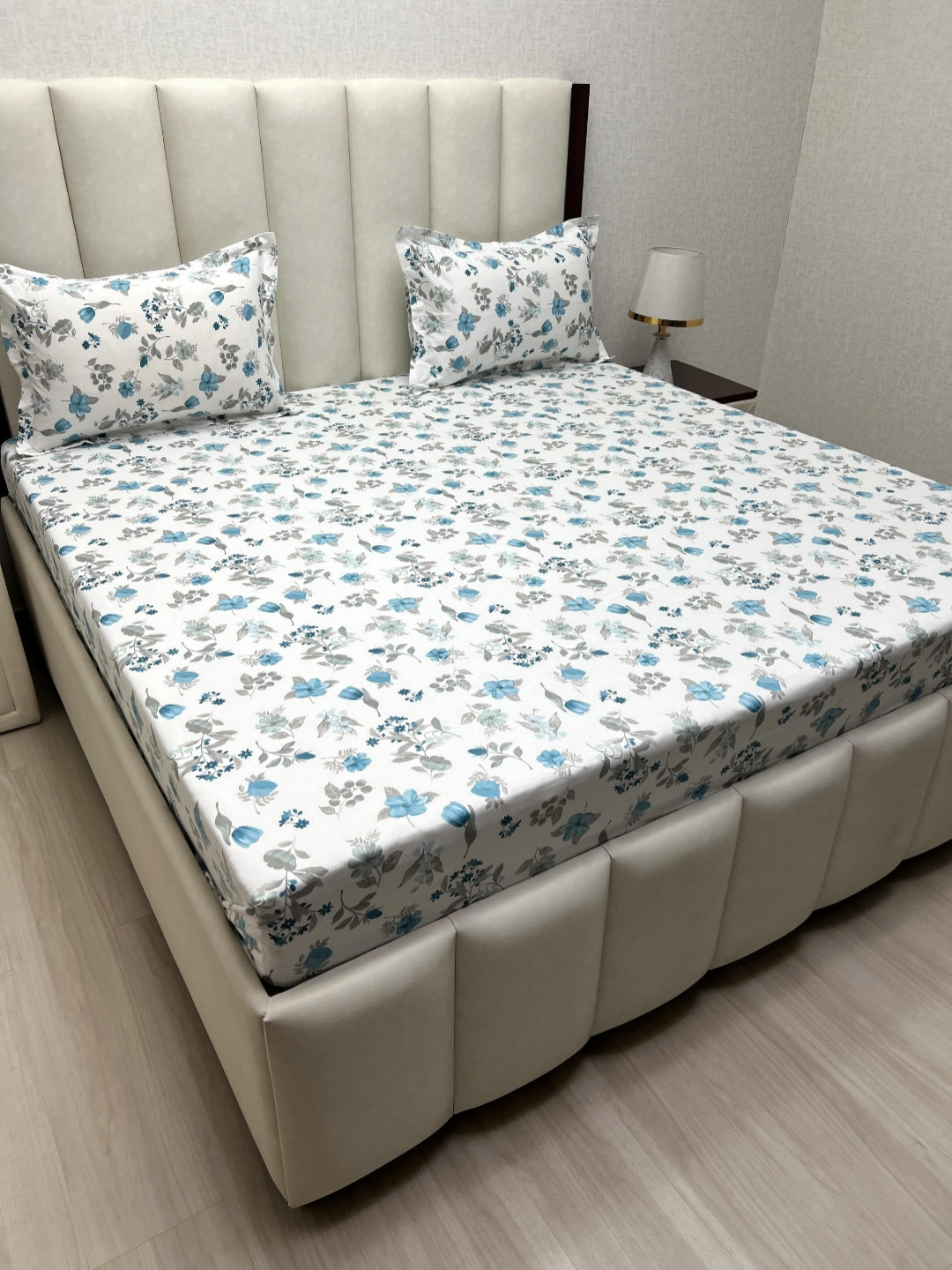 

Pure Decor Royal Passion White Printed Cotton 350 TC Queen Bedsheet Set 2.28 m x 2.54m