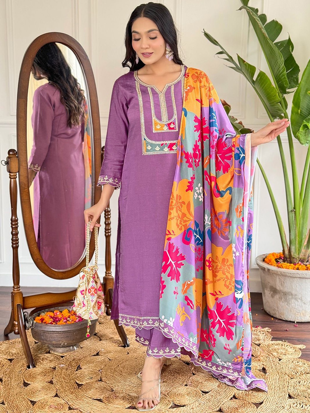 

NKV Floral Embroidered Notch Neck Sequinned Straight Kurta, Purple