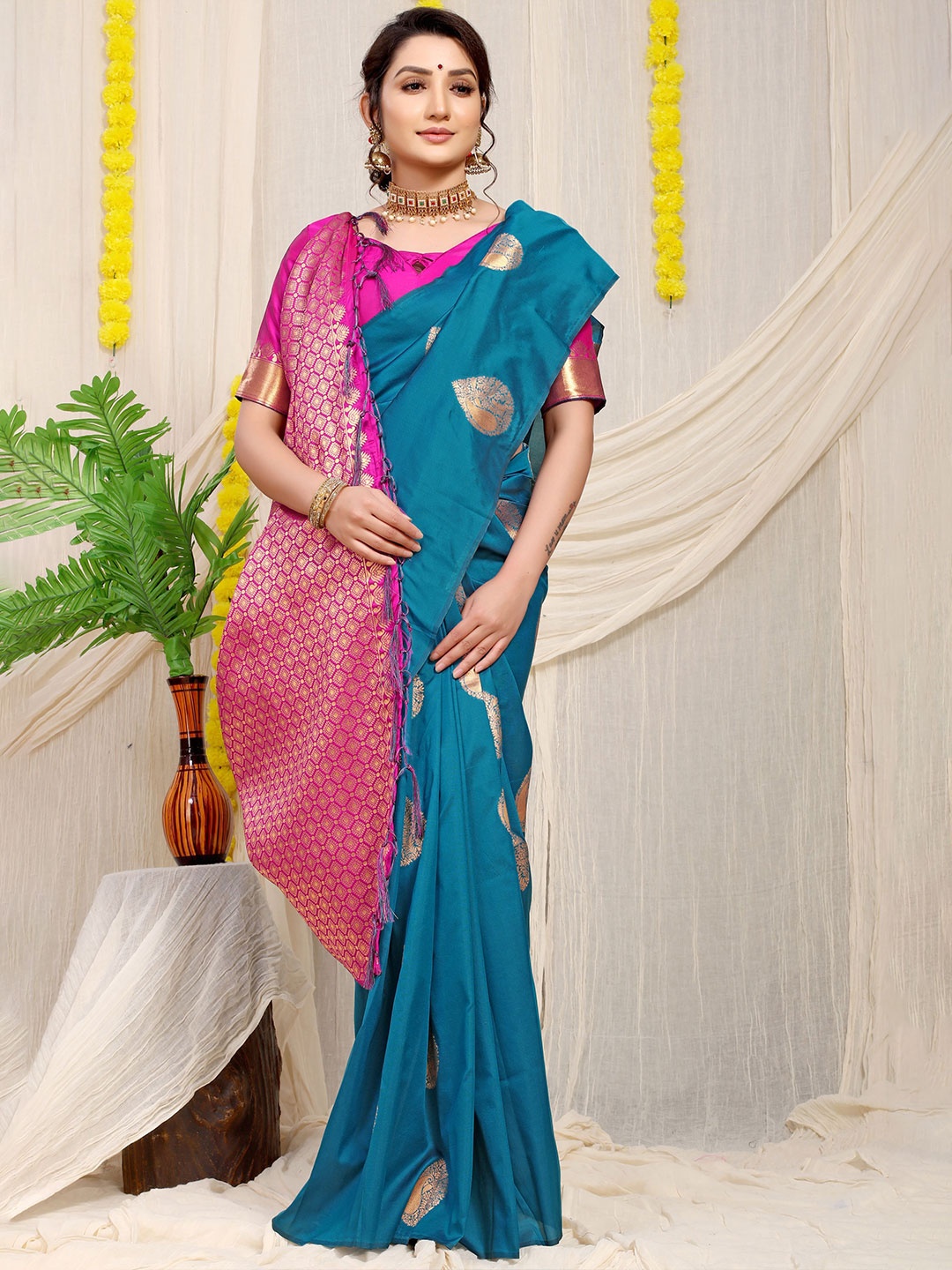 

Kandora Woven Design Zari Pure Silk Banarasi Saree, Teal