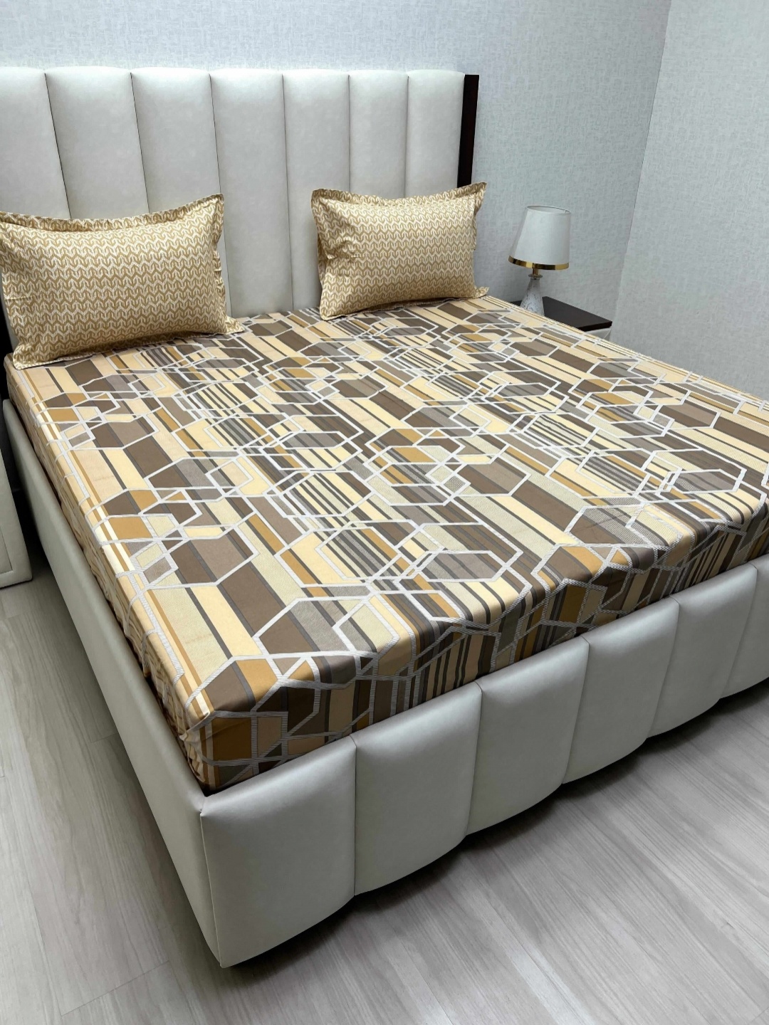 

Pure Decor Passion Brown & Yellow Printed Cotton 250 TC Queen Bedsheet Set 2.28 m x 2.54m