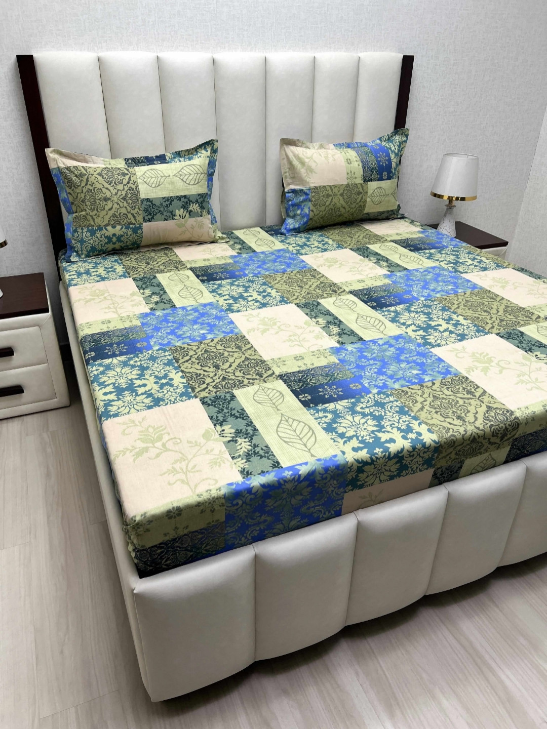 

Pure Decor Velar Fur Sib Green Printed 240 TC Cotton King Bedsheet Set 2.74 m x 2.74 m, Yellow