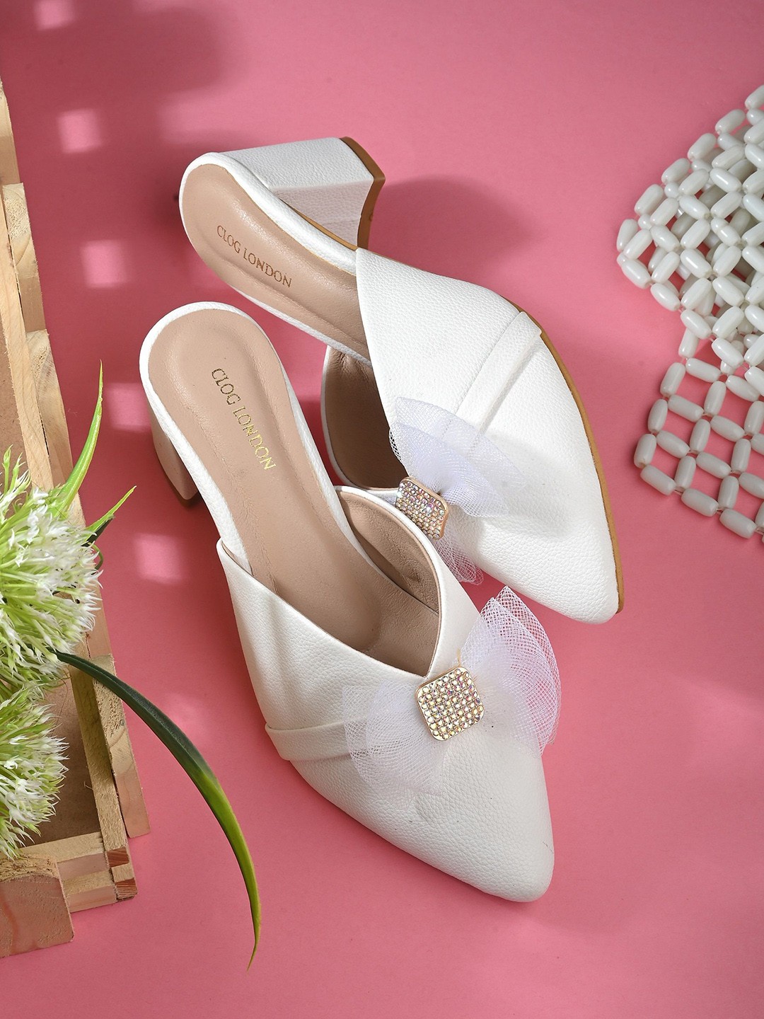 

CLOG LONDON Block Heel Mules with Bows, White
