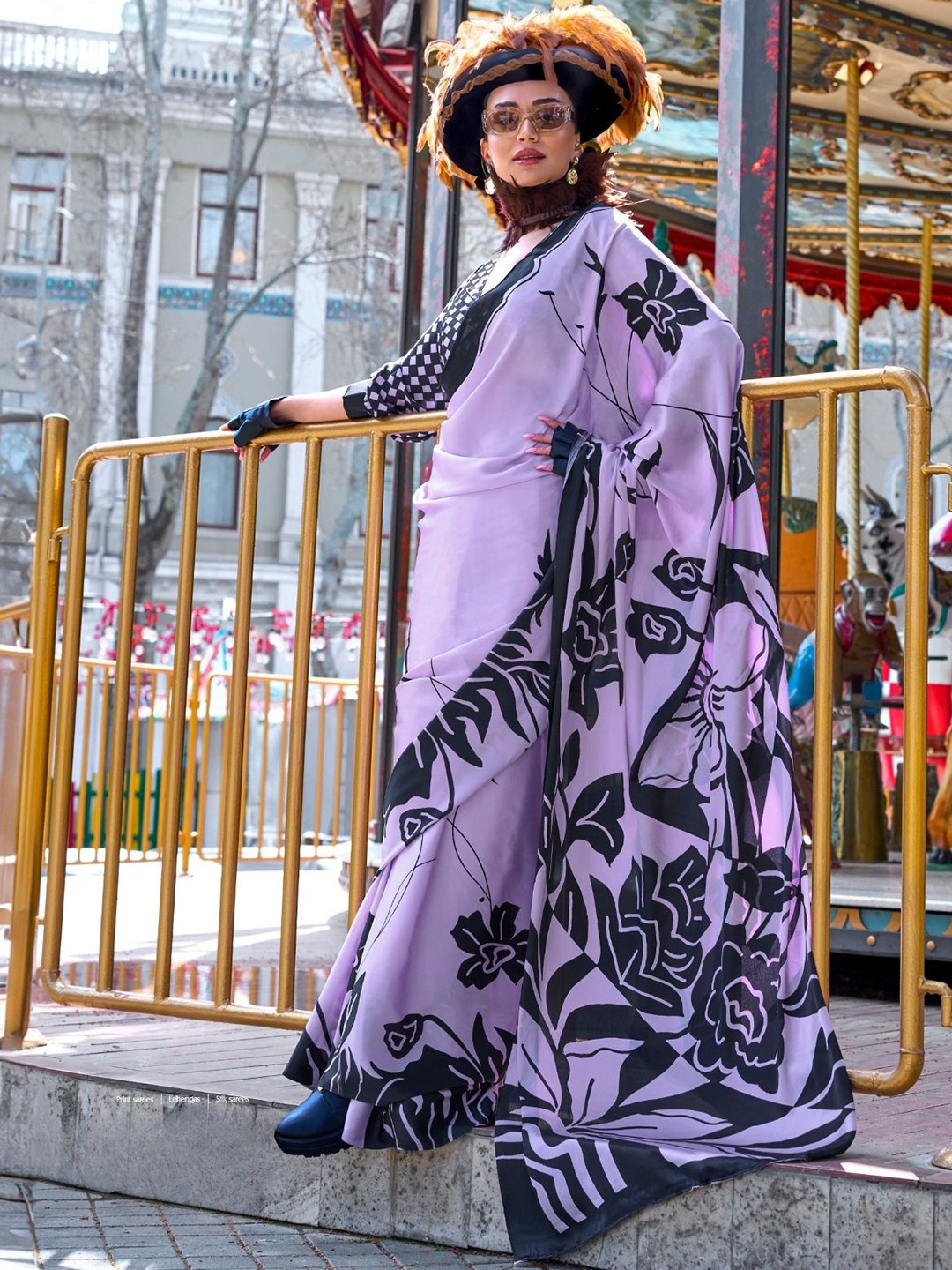 

PEENGAX Floral Satin Saree, Lavender