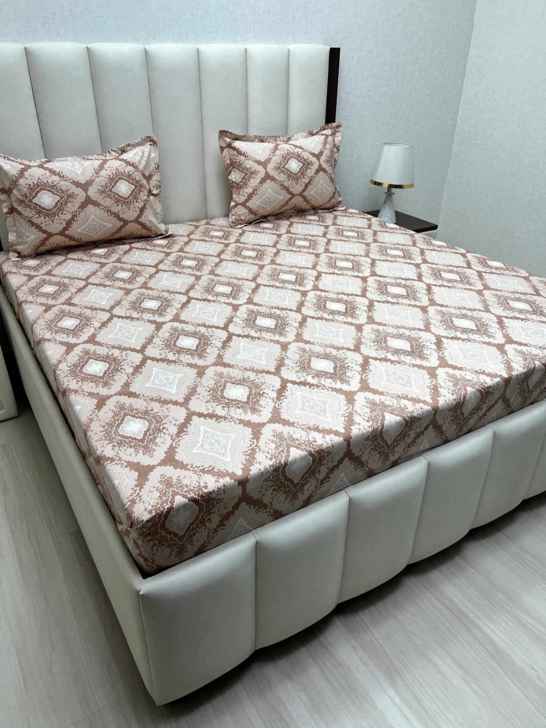 

Pure Decor Passion Brown Printed Pure Cotton 380 TC Queen Bedsheet Set 2.28 m x 2.54 m