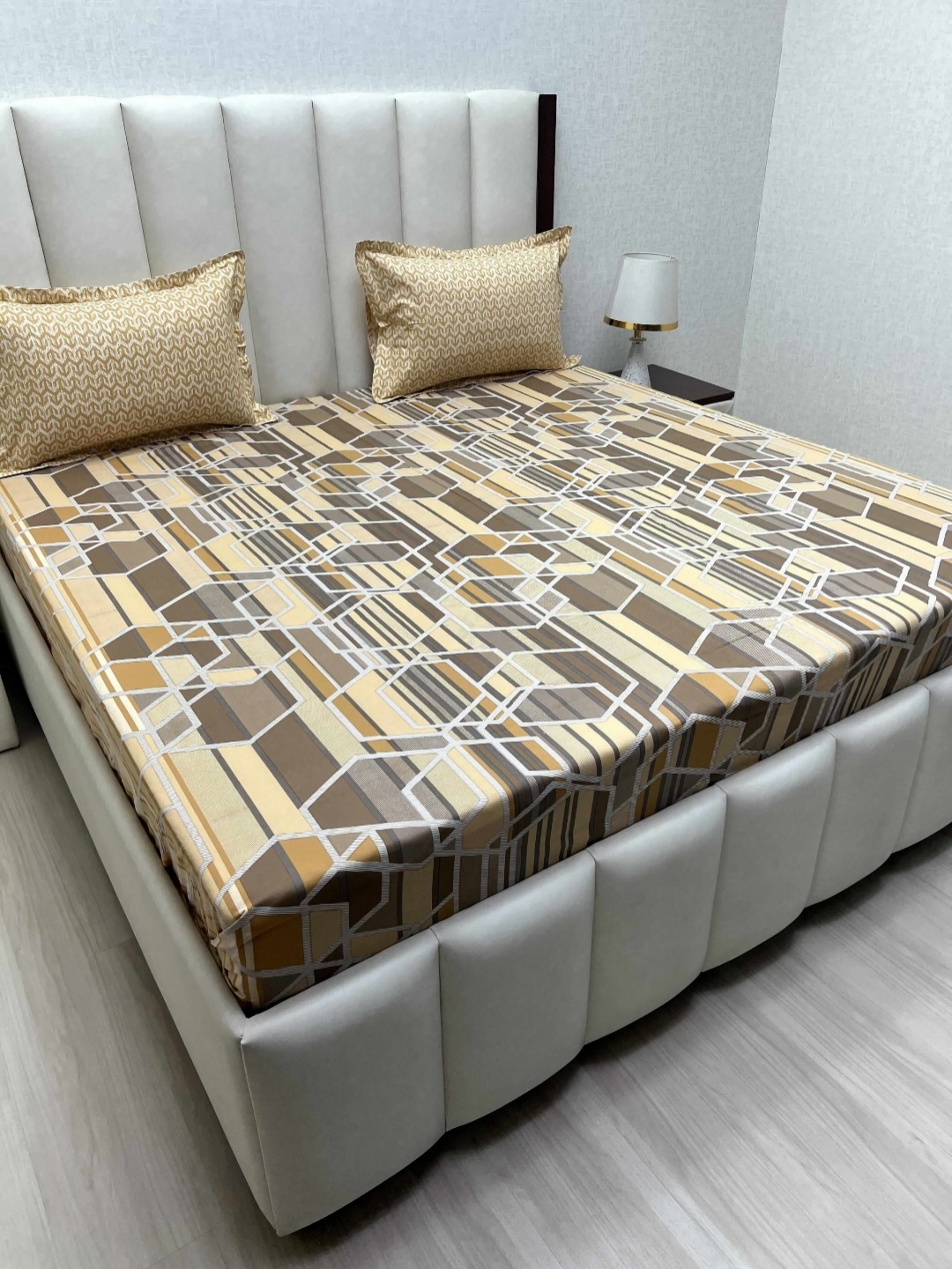 

Pure Decor Passion White Printed Pure Cotton 350 TC King Bedsheet Set 2.28m x 2.54m, Brown