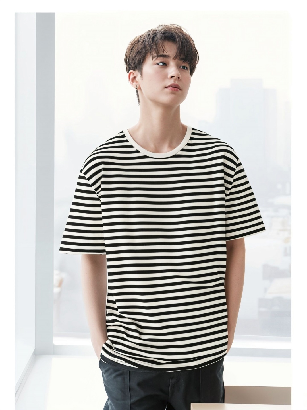 

VIMAL JONNEY Men Striped Round Neck Cotton Oversized T-shirt, Black