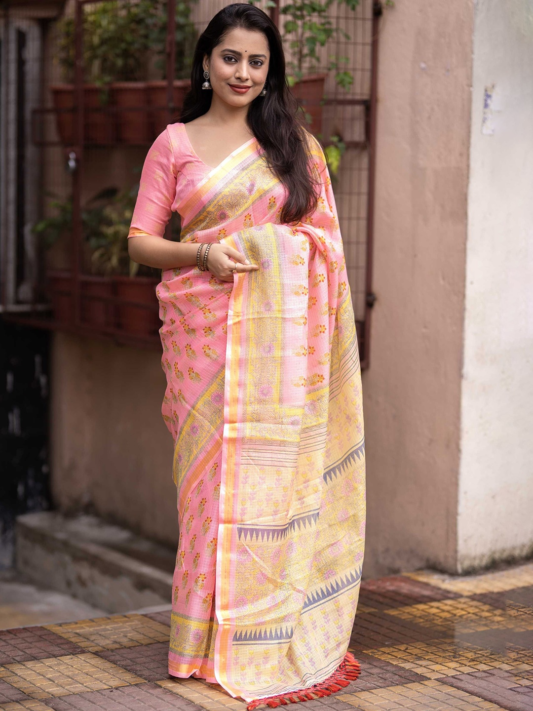 

DIVASTRI Ethnic Motifs Silk Blend Kota Saree, Pink