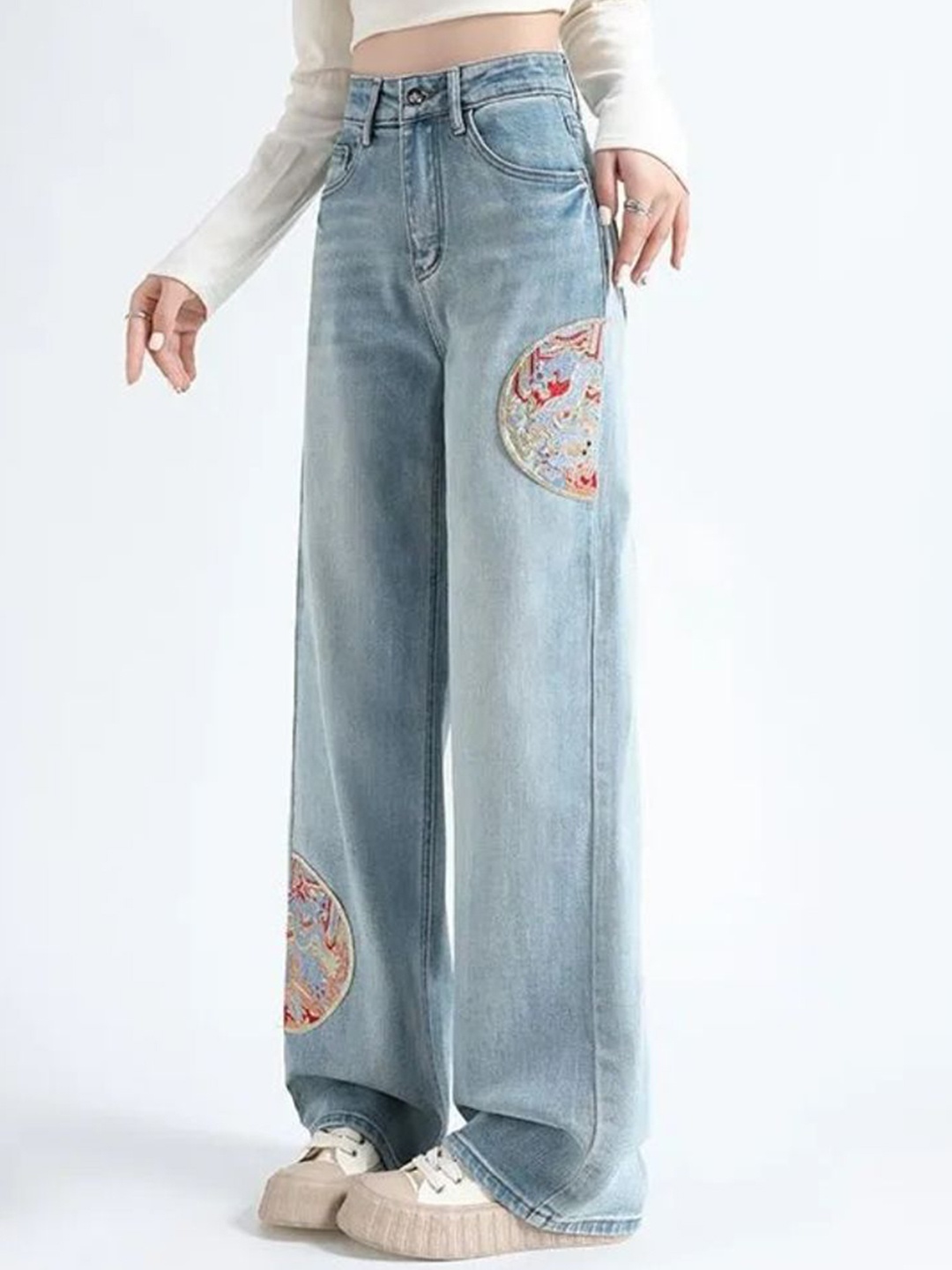 

StyleCast Women Straight Fit Embellished Mid-Rise Jeans, Blue