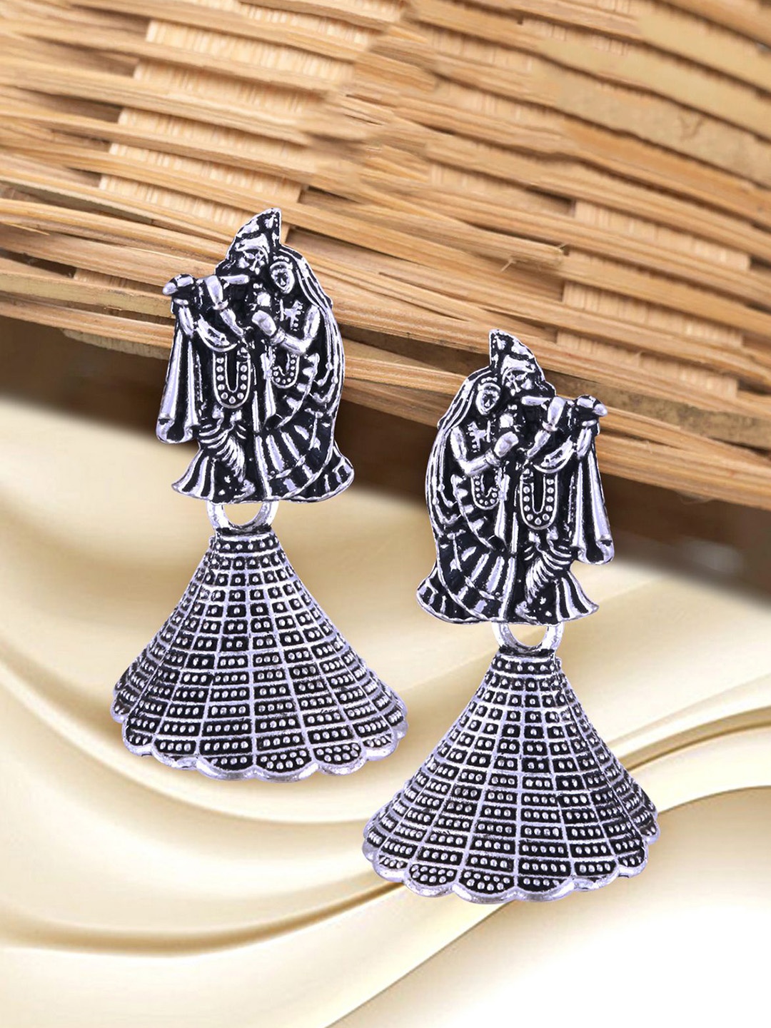 

Anouk Rhodium-Plated Radha Krishan Dome Shaped Jhumkas, Silver