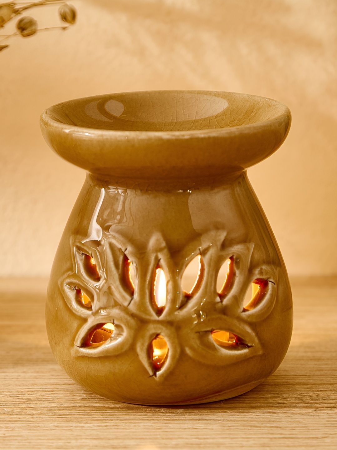 

Home Centre Yellow Glossy Garnet Serene Ceramic Oil Burner