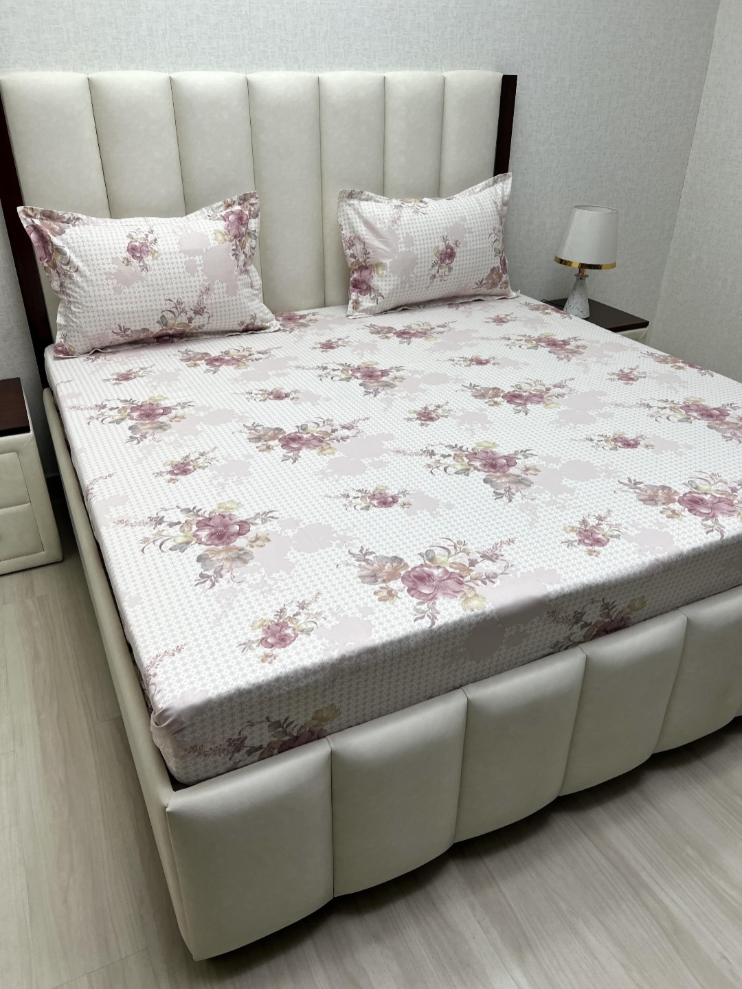 

Pure Decor Royal Passion Pink Printed Cotton 300TC Queen Bedsheet Set 2.28m x 2.54m
