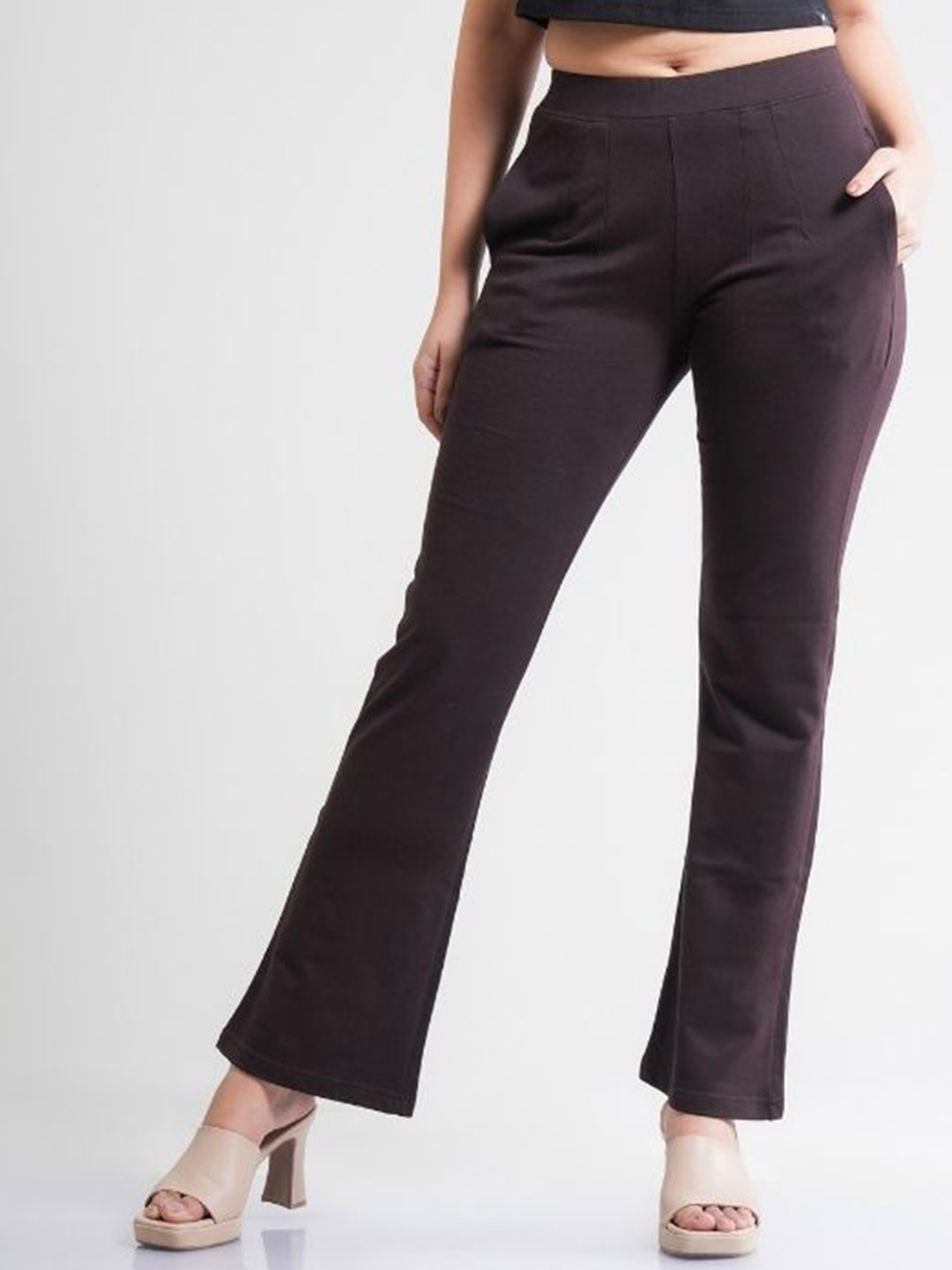 

FLURR Women Relaxed Easy Wash Pleated Trousers, Coffee brown