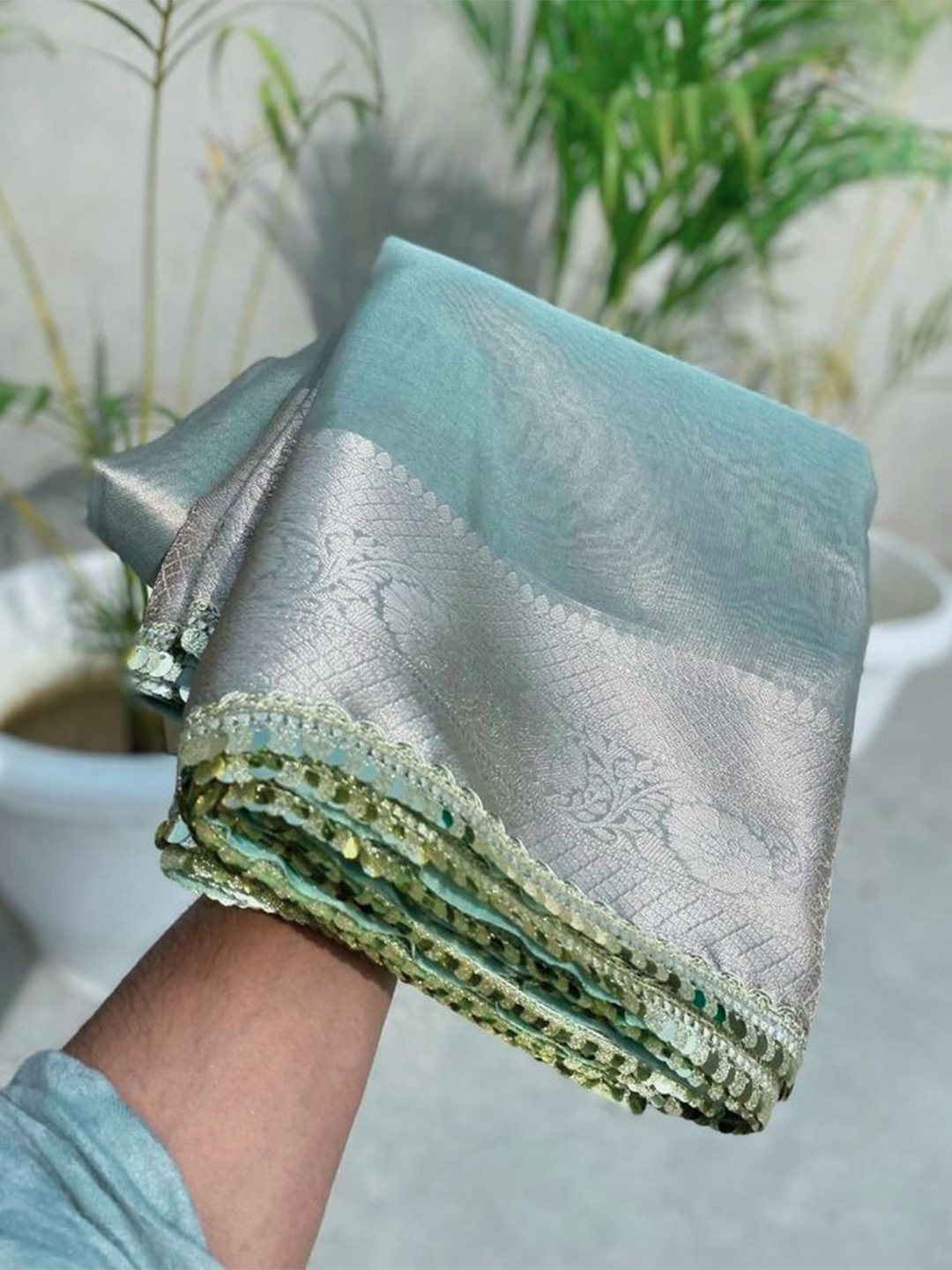 

DIVASTRI Woven Design Zari Tissue Banarasi Saree, Blue