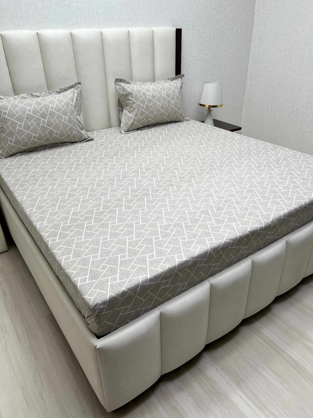 

Pure Decor Royal Passion Brown Printed Cotton 200TC Queen Bedsheet Set 2.28m x 2.54m
