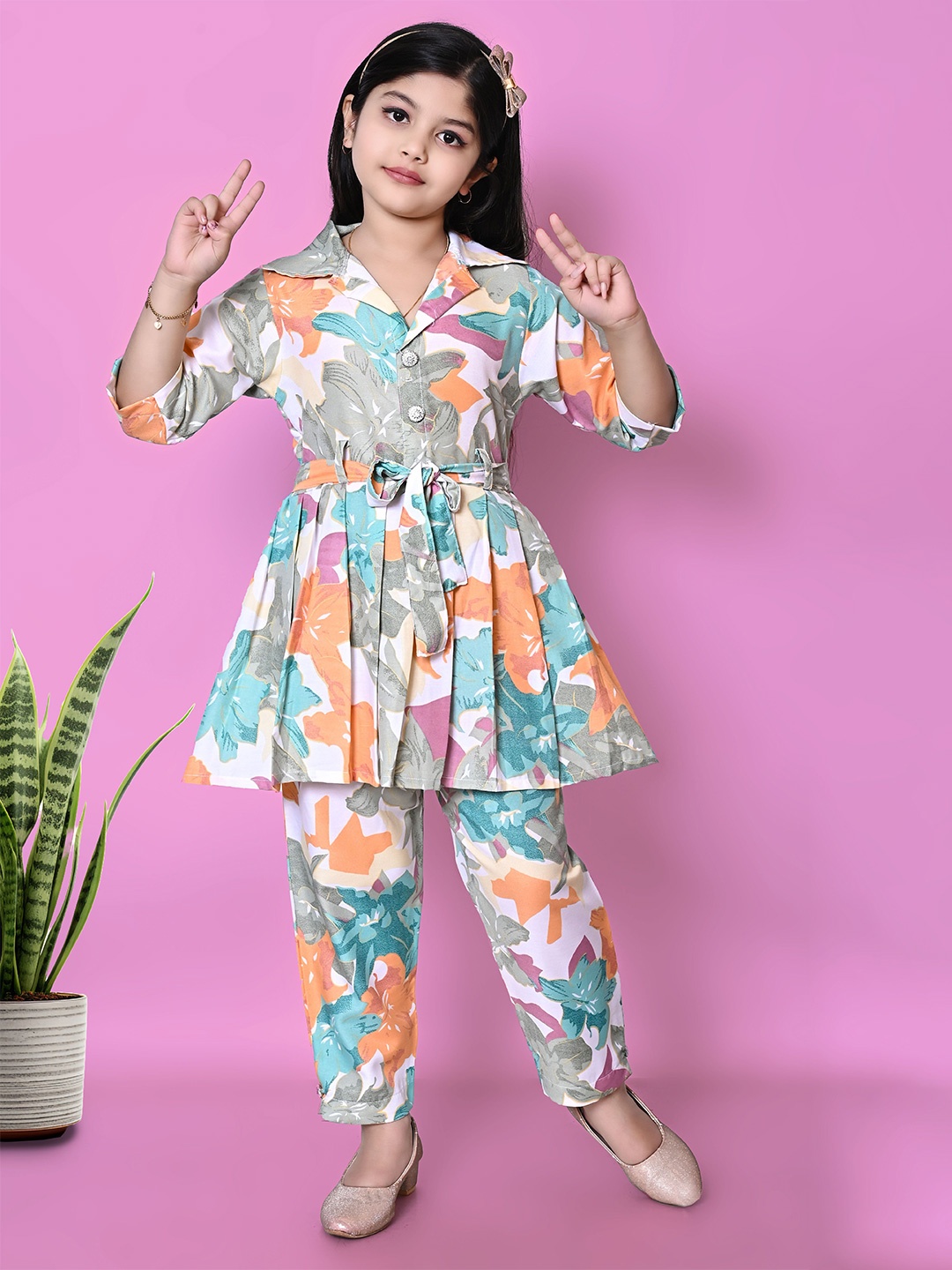 

KAARIGARI Girls Floral Printed Pure Cotton Top With Trousers, Green