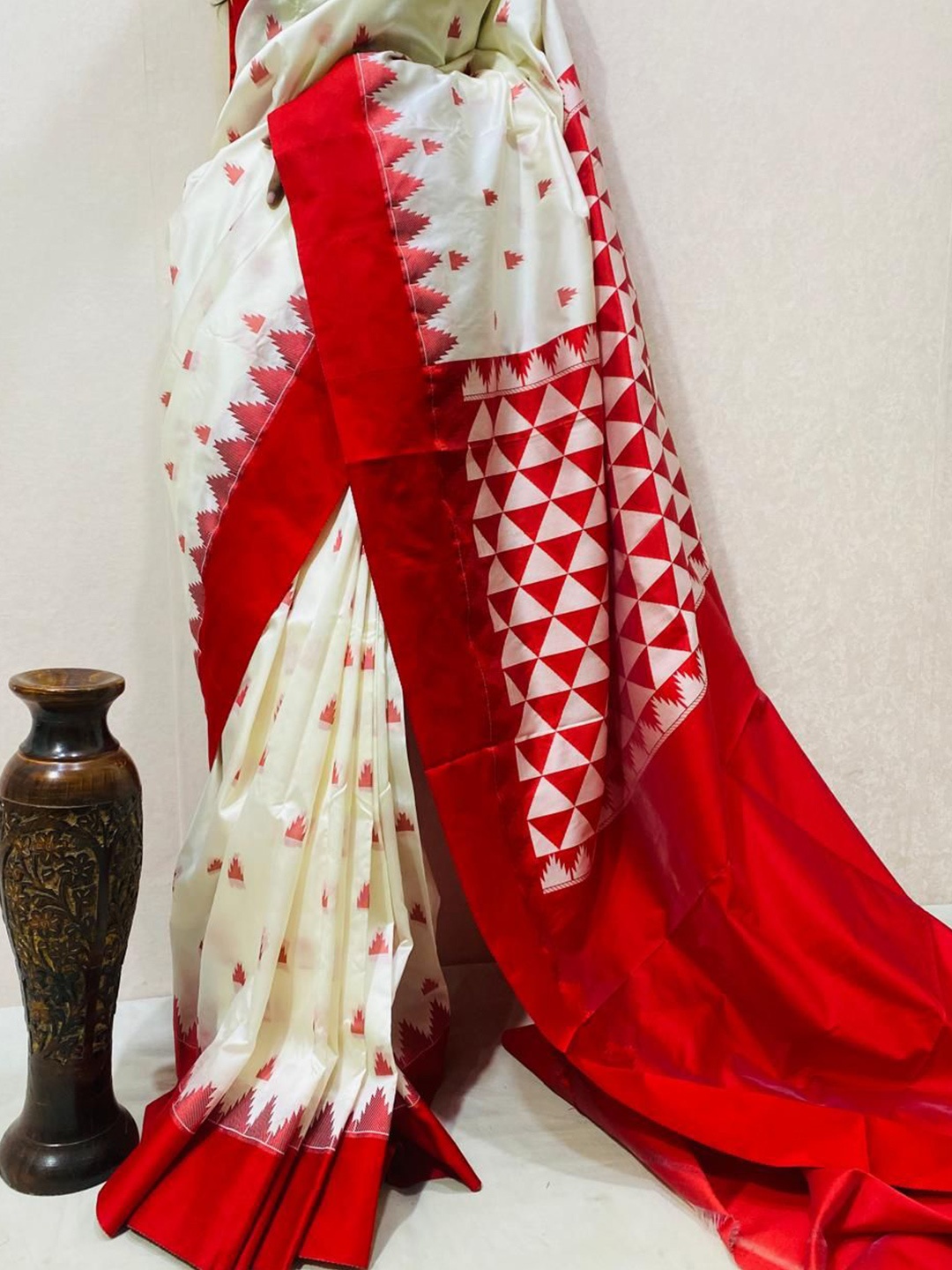 

Shopeezy Tex Fab Woven Design Art Silk Kanjeevaram Saree, Cream
