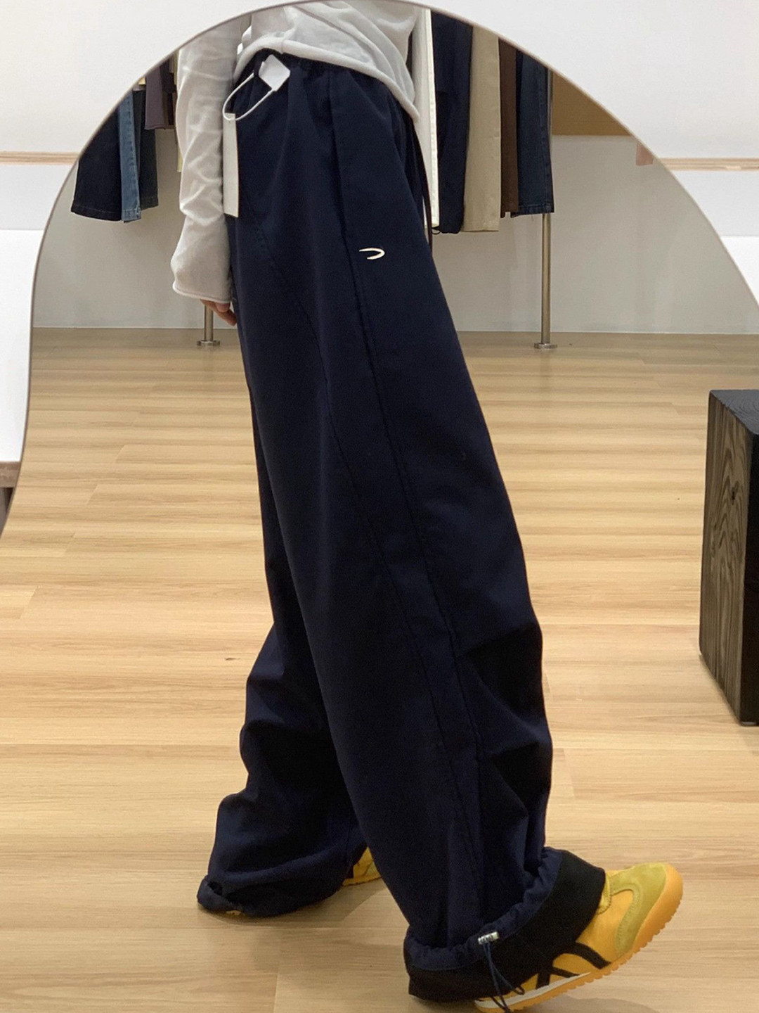 

DressBerry Women Loose Fit Parachute Trousers, Navy blue