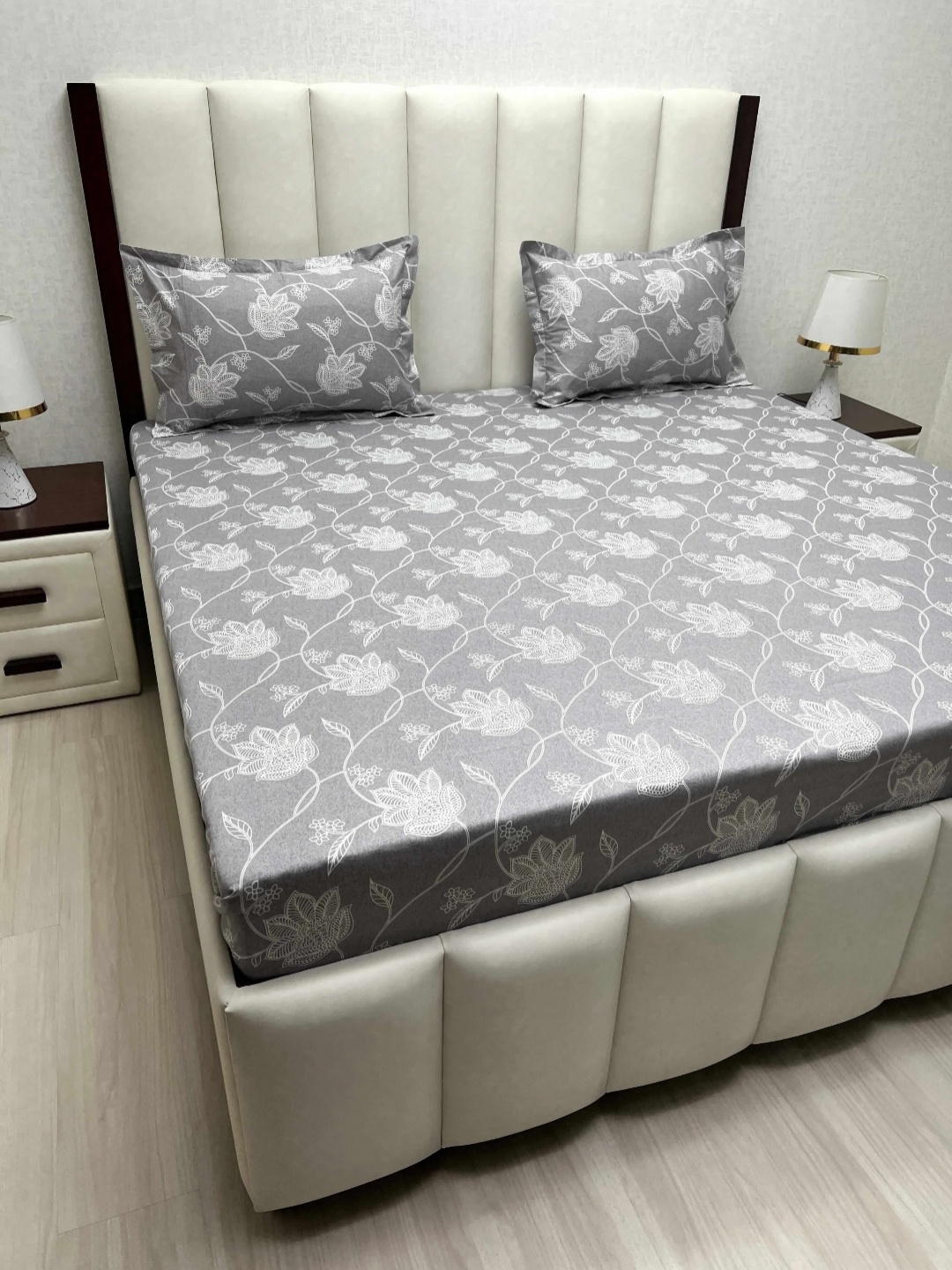 

Pure Decor Royal Passion Grey Pure Cotton 230 TC Queen Bedsheet Set 2.28 m x 2.54 m