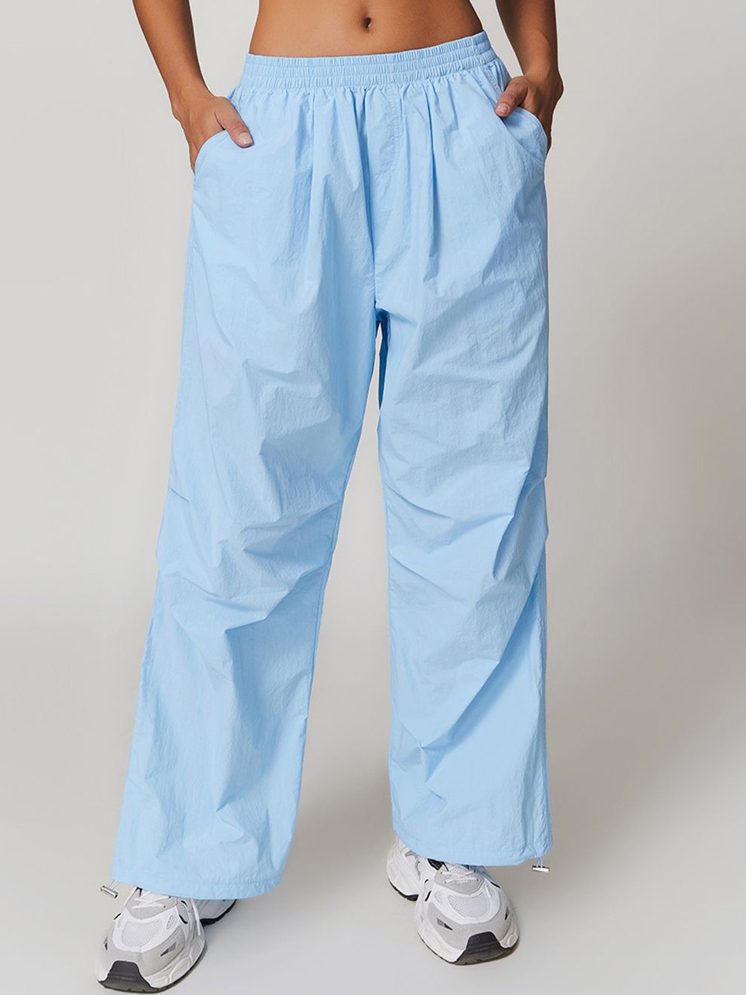 

StyleCast Women Mid Rise Loose Fit Pleated Parachute Trousers, Blue