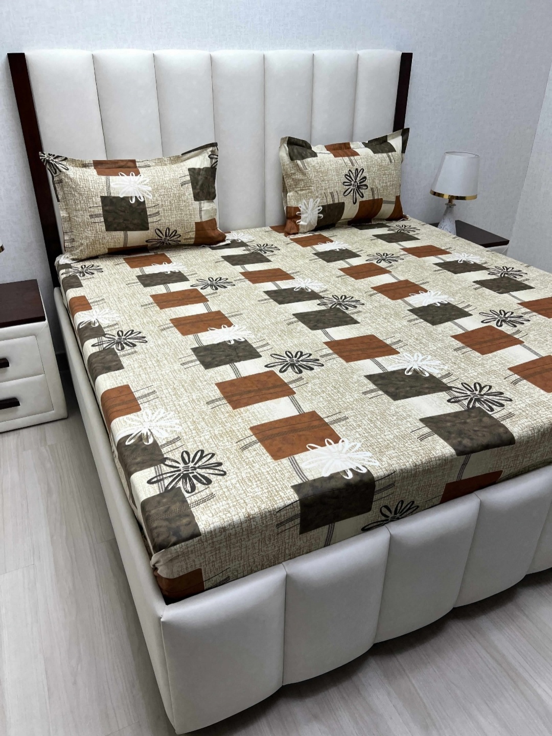 

Pure Decor Passion Brown Printed Pure Cotton 230 TC Queen Bedsheet Set 2.28 m x 2.54 m