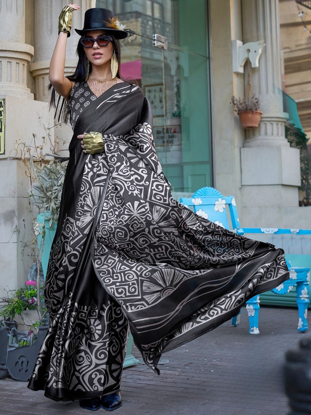 

PEENGAX Floral Satin Saree, Black