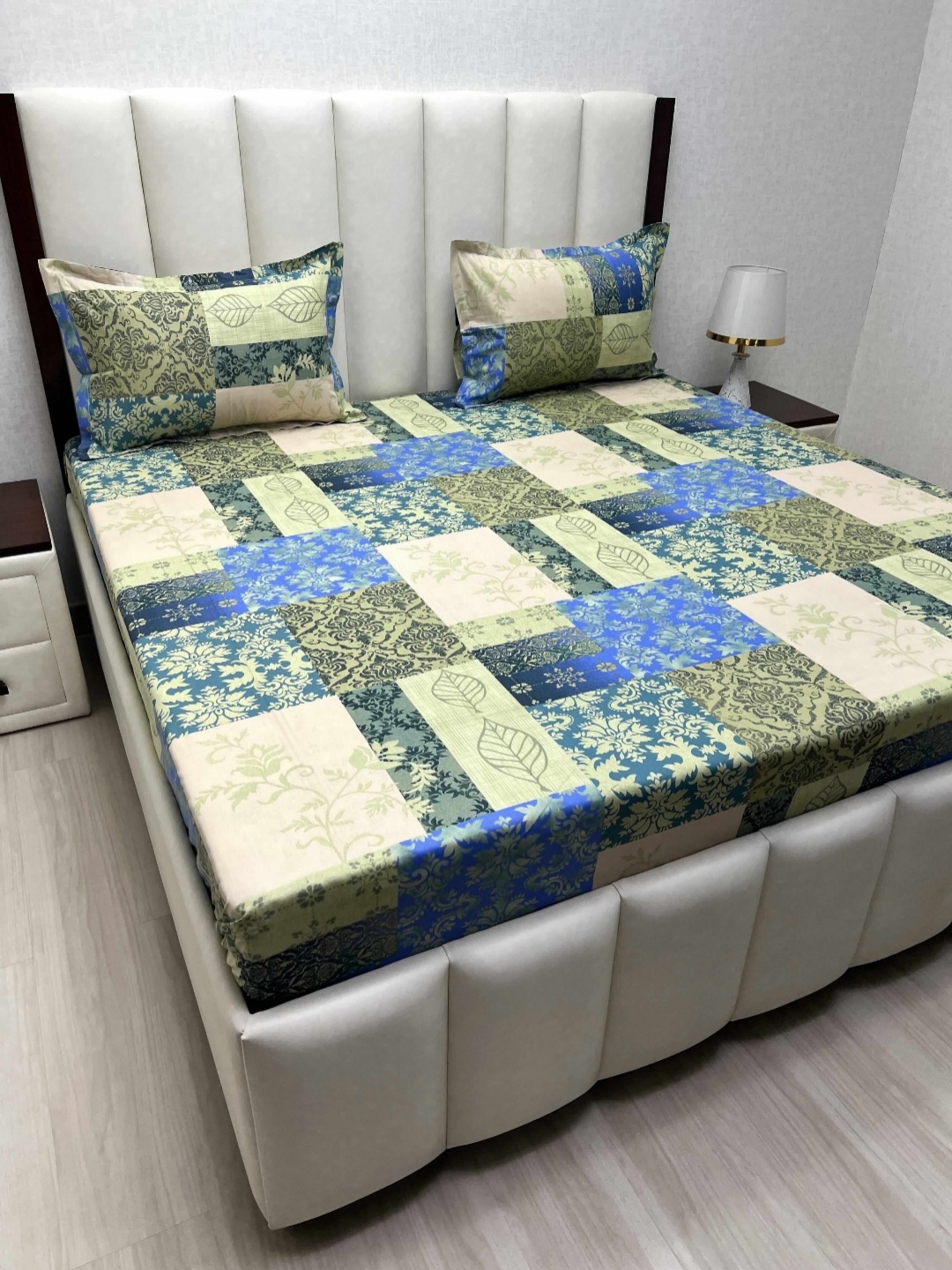 

Pure Decor Velar Fur Sib White Printed Pure Cotton 260 TC King Bedsheet Set 2.74m x 2.74m, Green