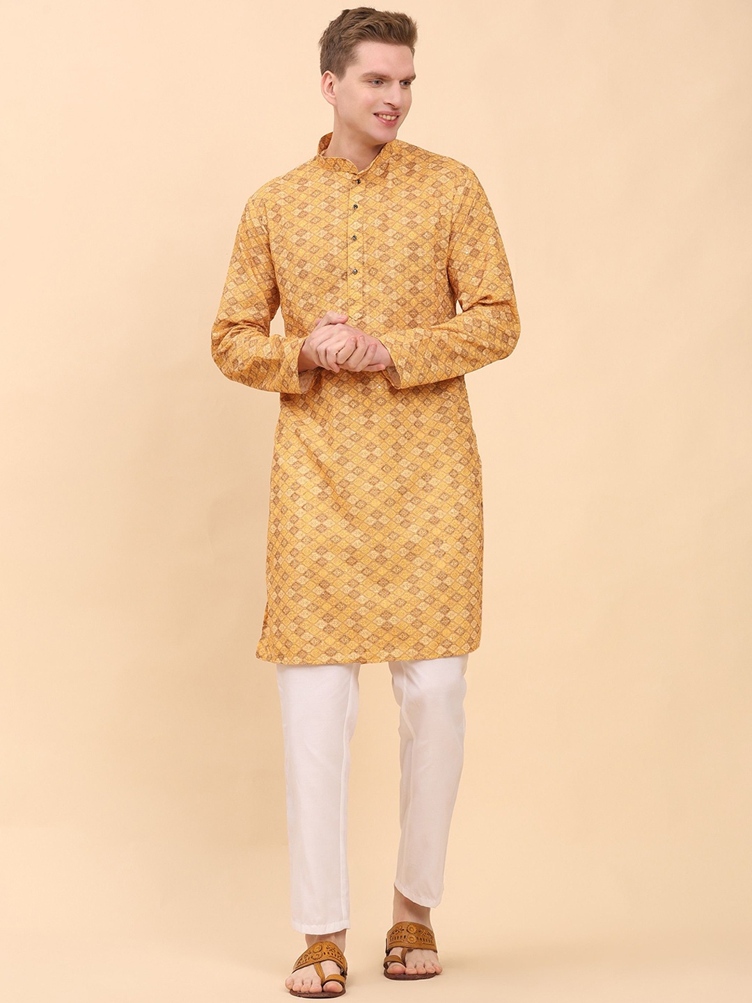 

Pro-Ethic STYLE DEVELOPER Mandarin Collar Embroidered Pure Cotton Kurta With Trousers, Yellow