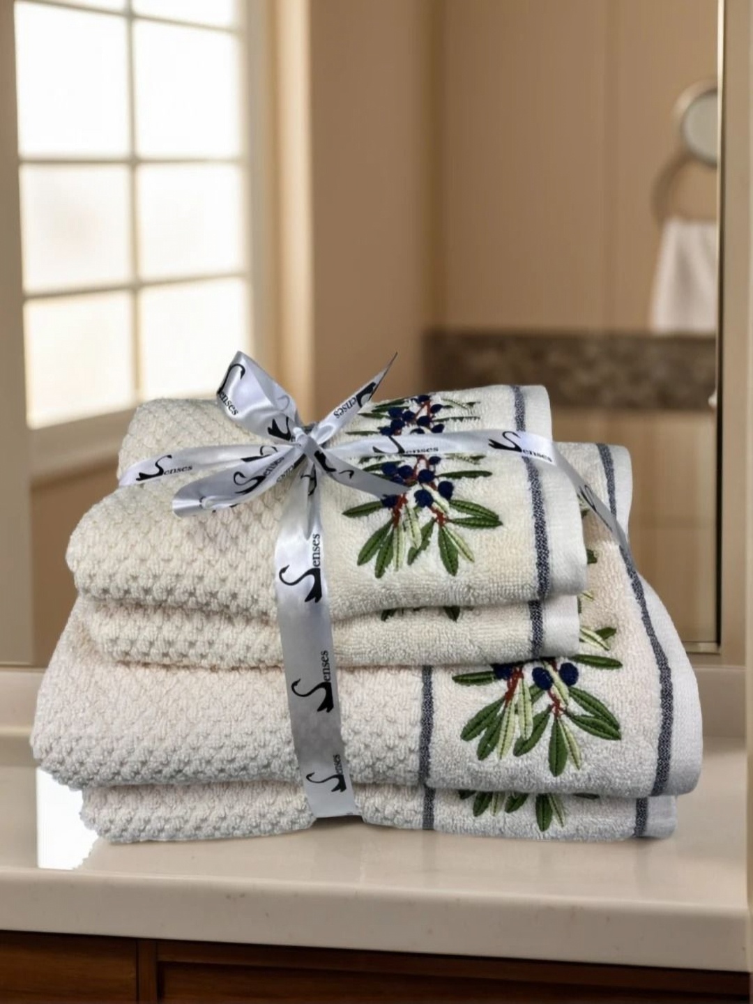 

SENSES Ivory Cream & Green 4 Piece Self Design Cotton 550 GSM Towel Set