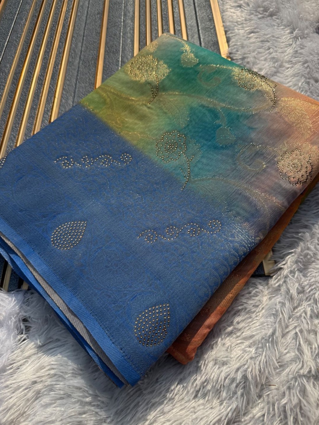 

DIVASTRI Woven Design Beads and Stones Silk Cotton Banarasi Saree, Blue