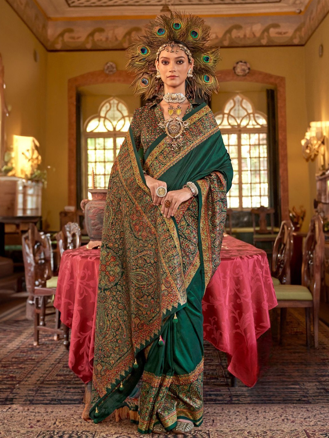 

ODETTE Green Silk Blend Woven Saree With Unstitched Blouse For Women