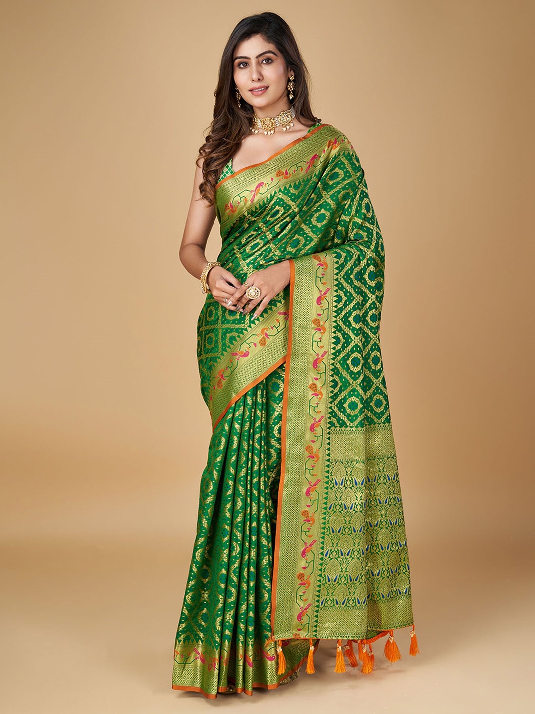 

DIVASTRI Ethnic Motifs Zari Silk Blend Patola Saree, Green