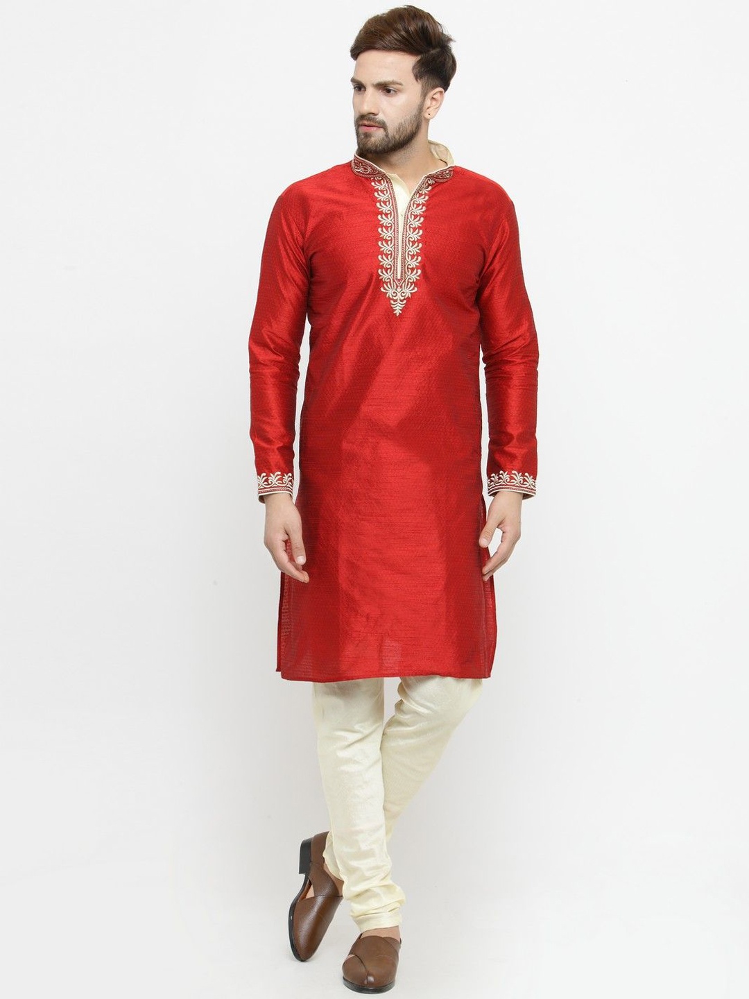 

Larwa Embroidered Woven Design Mandarin Collar Kurta With Churidar, Maroon