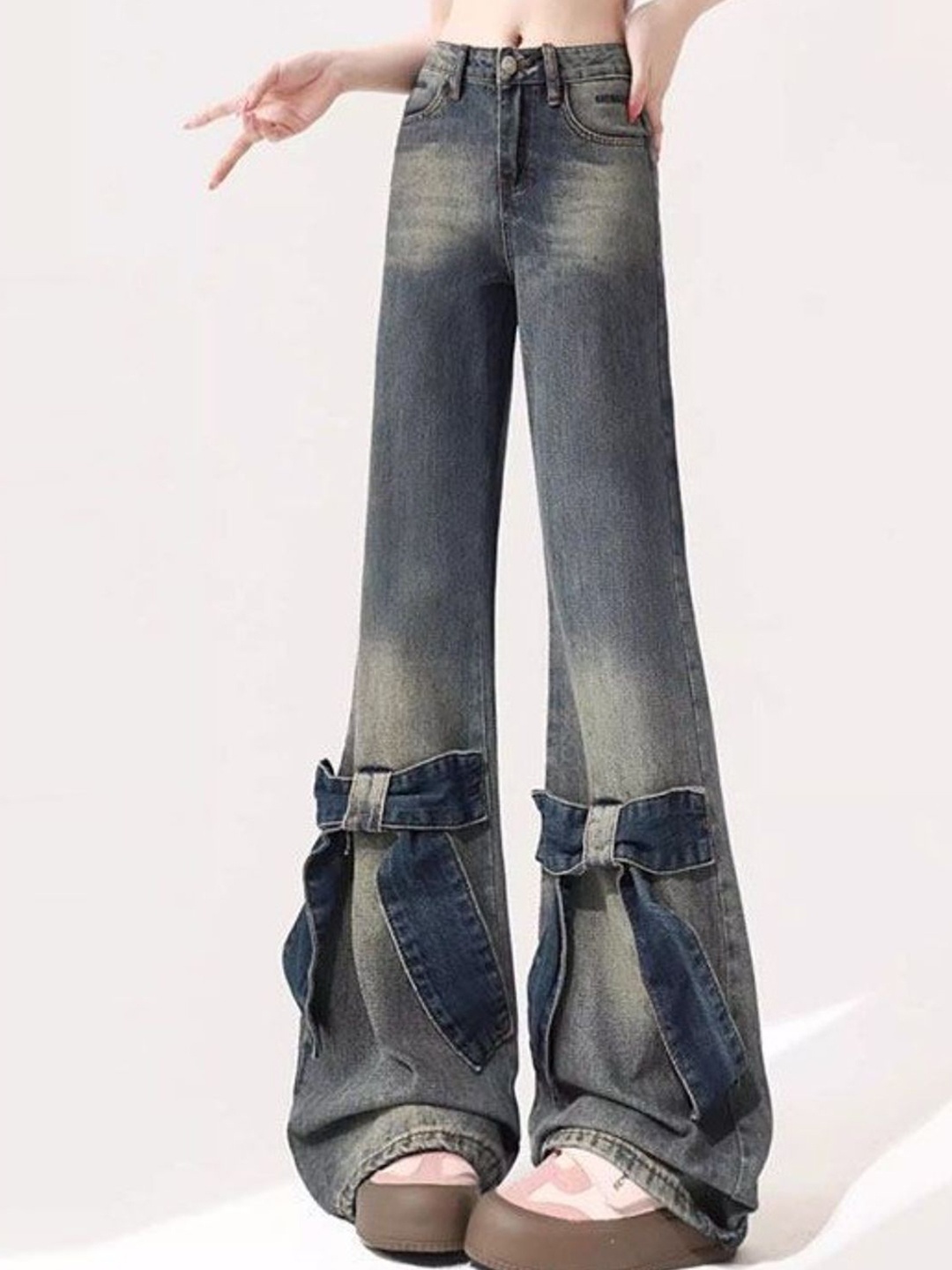 

StyleCast Women Straight Fit Light Fade Jeans, Blue