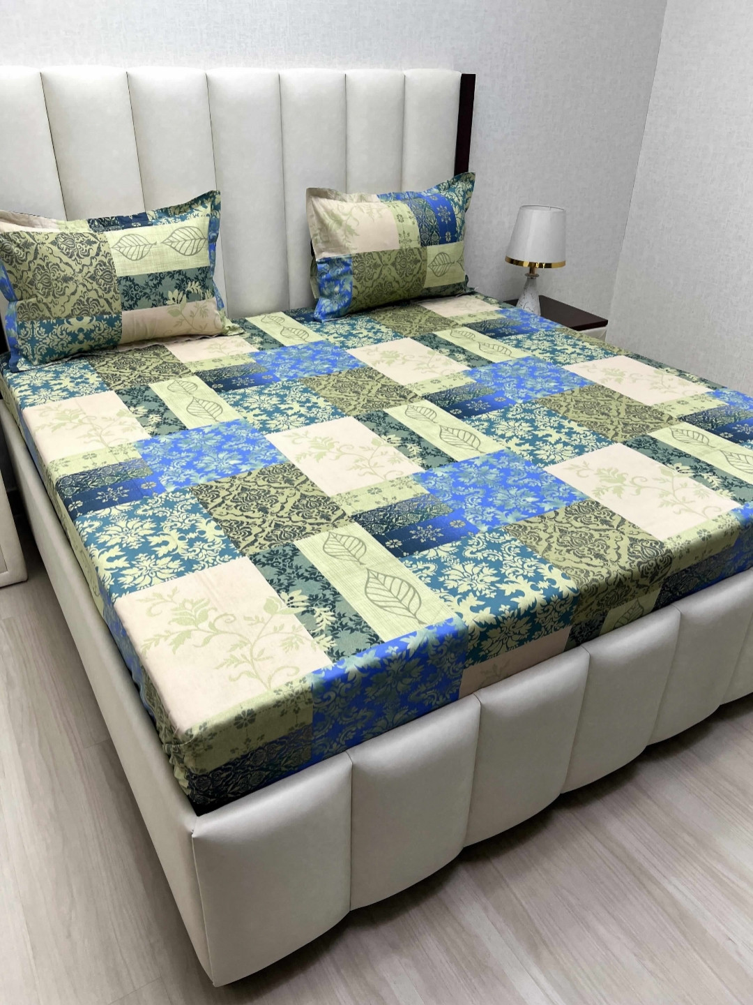 

Pure Decor Velar Fur Sib Blue Printed 350 TC Pure Cotton King Bedsheet Set 2.74m X 2.74m