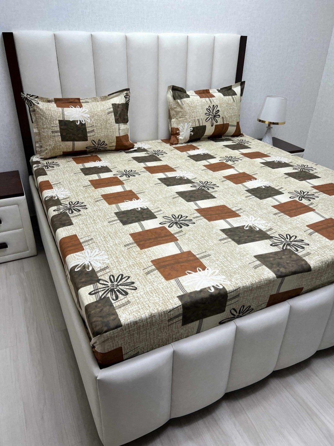 

Pure Decor Passion Brown Floral Printed Pure Cotton 330TC Queen Bedsheet Set 2.28m x 2.54m