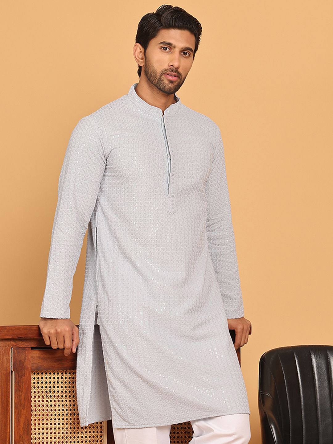 

Jompers Geometric Sequined Embellished Mandarin Straight Kurta, Grey